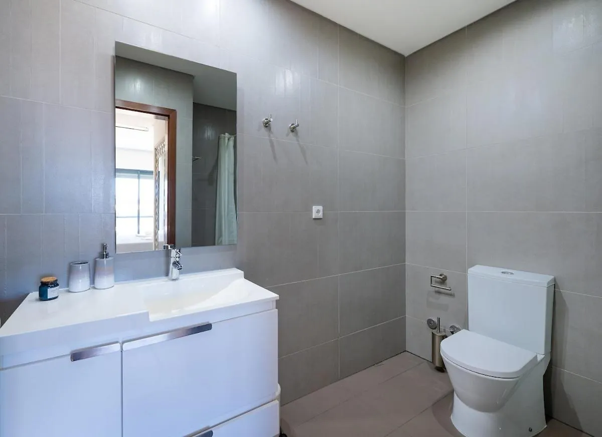 아파트 Beach 2Min! & Pool - Private Parking, Ac & Wifi 쿼테이라