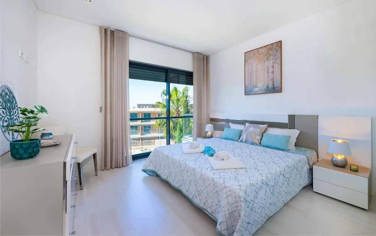 Beach 2Min! & Pool - Private Parking, Ac & Wifi 쿼테이라 포르투갈